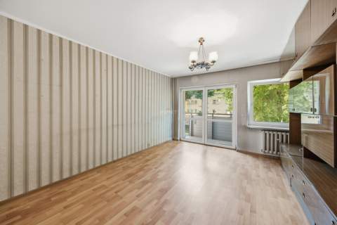 Pierwsze piętro Dwa pokoje Balkon