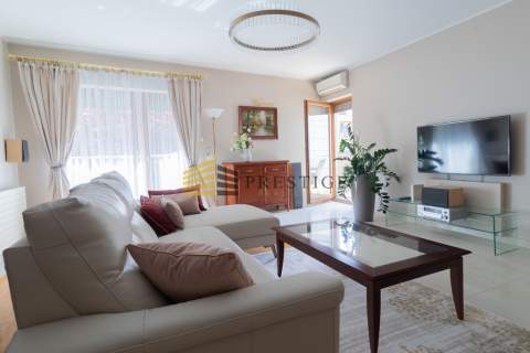 Mieszkanie 111 m , 4 pokoje, balkon, parking, rece