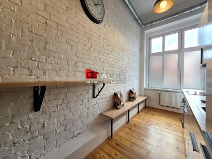Klimatyczny loft z dużym balkonem 