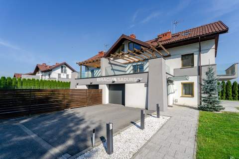 NOWOCZESNY DOM 265 m LUSINA 6 ARÓW