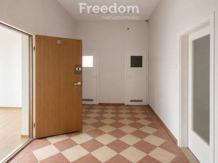 Działka budowlana z budynkiem 600,0m2 WARSZAWSKA