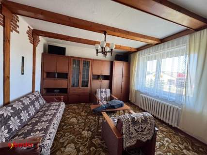 Dom z dochodowych biznesem przy granicy