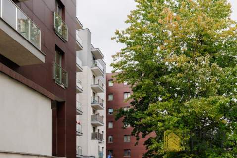 60 metrów Obok metra M2 Balkon Parking