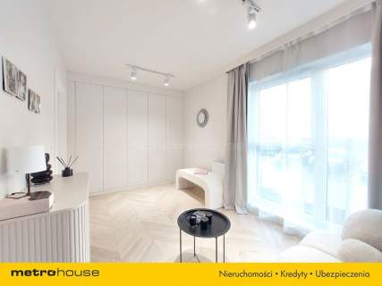 LUKSUSOWY APARTAMENT, 2 MJC POSTOJOWE, KOMÓRKA