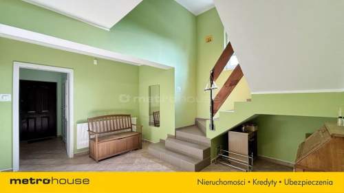 Dom z ogrodem nad morzem z pokojami na wynajem