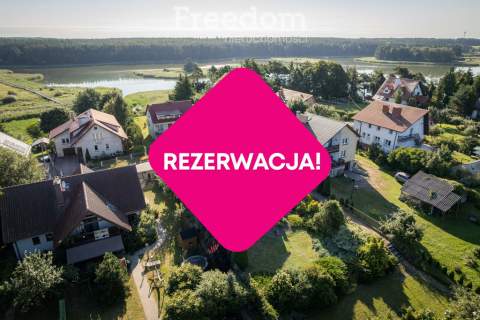 Przestronny dom z tarasami i widokiem na staw