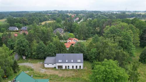 Dom jednorodzinny z basenem