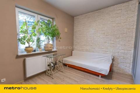 Parterowy dom wolnostojący z kominkiem - 4 pokoje