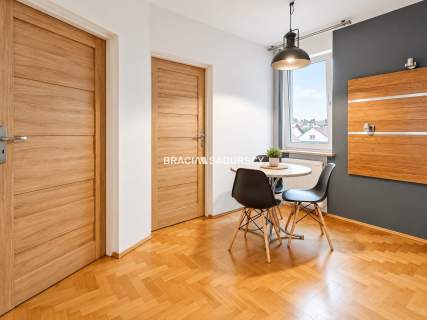 2 pok z duża kuchnią i balkonem ul. Szuwarowa