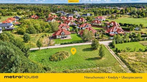 Działka budowlana - szeroka, gotowa pod budowę