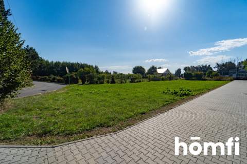 Działka pod zabudowę mieszkaniowo-usługową