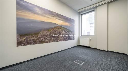 Powierzchnia biurowa z parkingiem - 400m2