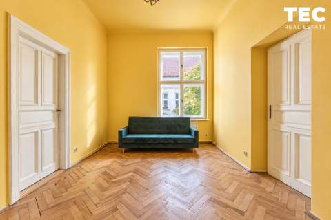 Mieszkanie z dużym potencjałem, wysokość 360 cm