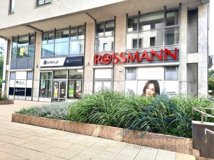 LOKAL Z ROSSMANNEM