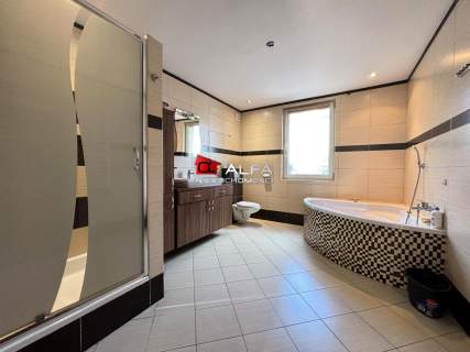 Przestronne 2-poziomowe mieszkanie 