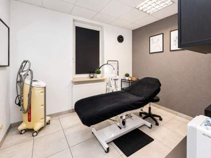 LOKAL HANDLOWO-USŁUGOWY 51,75 M UL. SZELIGOWSKA