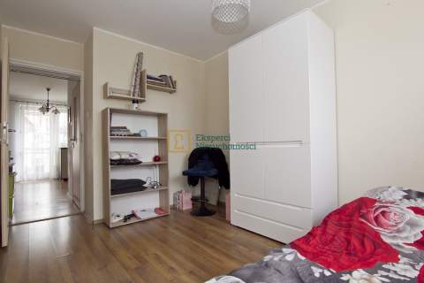Pobitno, 41m2, balkon,parking, 2 minuty do centrum