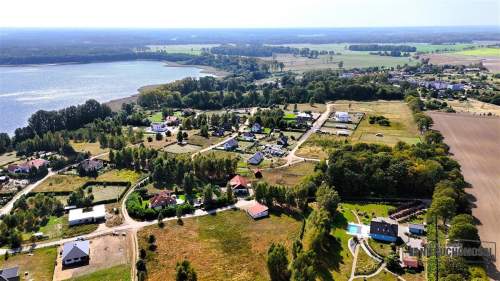 Radacz   działki budowlane nad jeziorem.