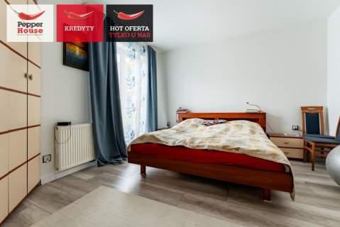 Dwupoziomowe mieszkanie 3 balkony hala garażowa