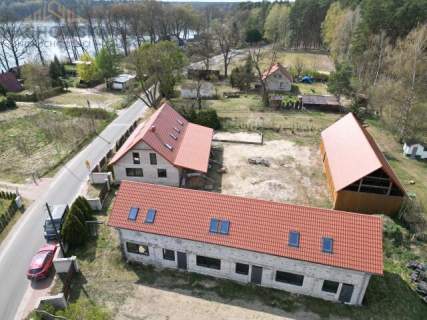 Budynek pod 3 dwupoziomowe apartamenty - Wilcze