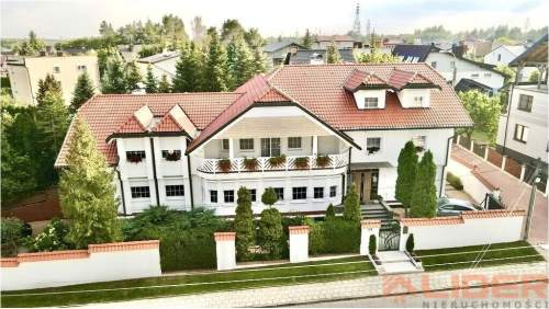 Luksusowy dom na sprzedaż z basenem