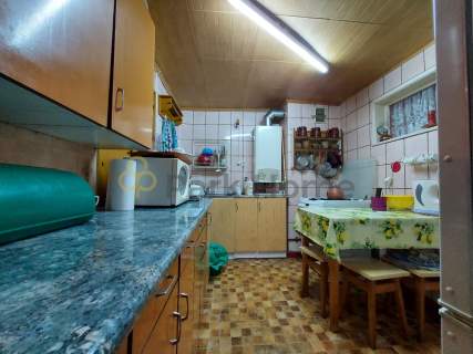 I piętro - 3 pokoje CO gazowe.