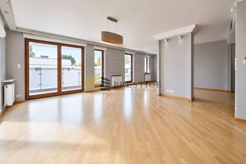 Apartament z 4 sypialniami na Mokotowie