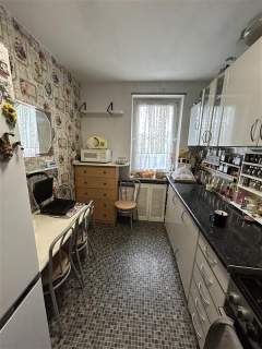 Orzeszkowej/60 mkw.,/balkon/ m. miejskie/piwnica