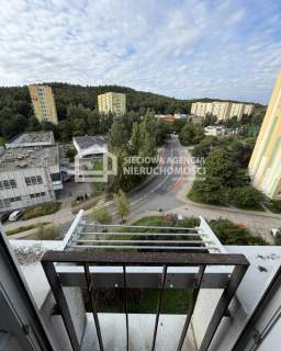 Kawalerka na Brodwinie z widokiem na zieleń