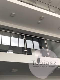 Nowe biura /1,5 km od A4 /duży parking/winda