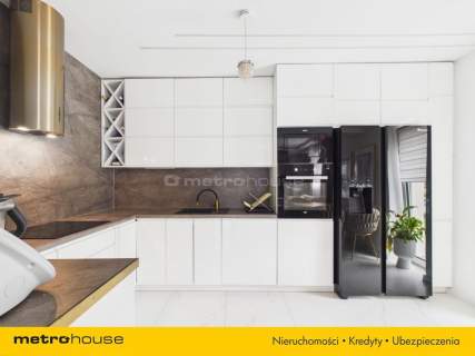 Dom wolnostojący z basenem, dużą działką i ogrodem