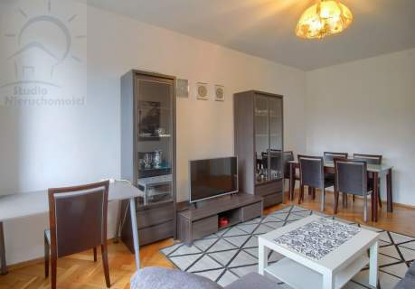 2 przestronne pokoje, balkon, I piętro