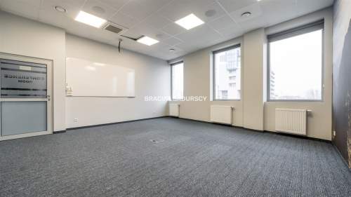 Powierzchnia biurowa z parkingiem - 400m2
