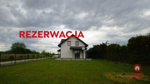 Wolnostojacy dom w spokojnej okolicy