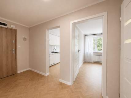 3 POKOJE GENERALNY REMONT 56,5 m WINDA