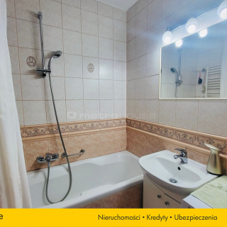 3 pokojowe mieszkanie - 300 metrów od stacji metra