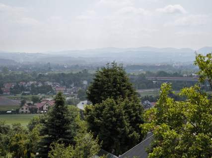 Dom pod lasem z widokiem na Nowy Sącz