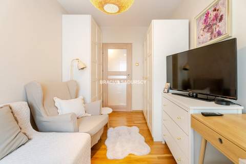 3 pokoje 1. piętro balkon ul. Przewóz