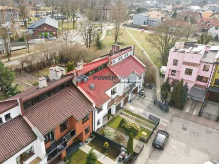 DOM W ZABUDOWIE SZEREGOWEJ DO WLASNEJ ARANŻACJI