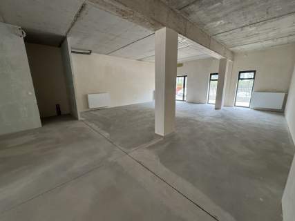 Duży lokal 146 m, 2 wejścia, możliwy podział