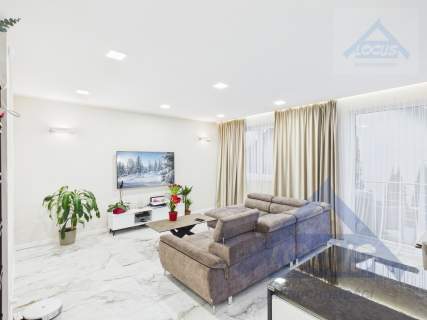 Sprzedam dwupoziomowy apartament z ogrodem - Wawer