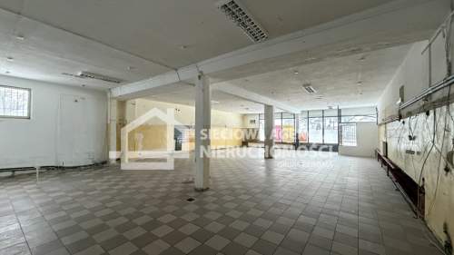 Lokal na parterze z witryną od gł.ul.-Gdy Obłuże
