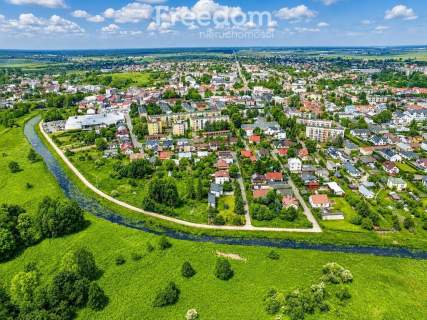 Dom z dużym ogrodem w centrum 930 m działki