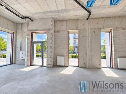 Lokale w apartamentowcu nad Wisłą Praga-Północ