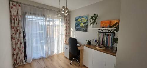 Nowoczesny dom z ogrodem