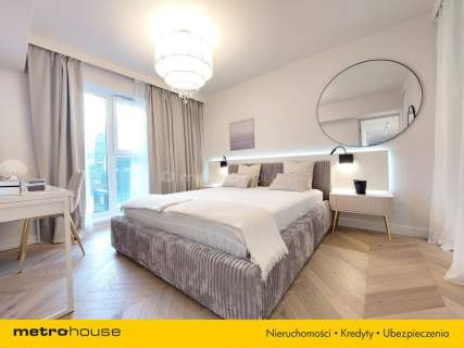 LUKSUSOWY APARTAMENT, 2 MJC POSTOJOWE, KOMÓRKA