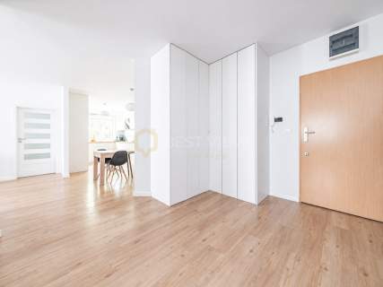 4 pokoje 93,5 m 2 miejsca w garażu Bemowo