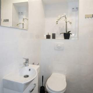Kawalerka, balkon - Al. Legionów 22, obok p.Kachla