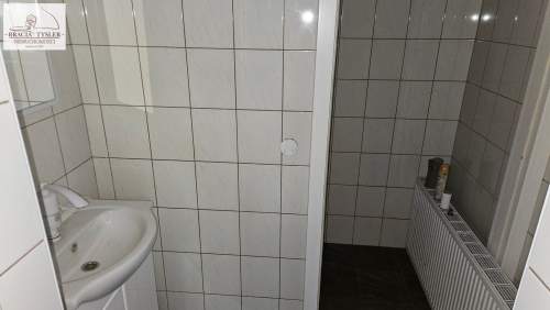 102 m2 LOKAL WYNAJMĘ 2550 4 pokoje WC na Biuro