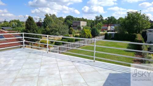 11 pokoi, 12 miejsc park. Złotniki, po remoncie